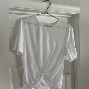 Lululemon Crescent T-Shirt in White Size 8 **NWOT**